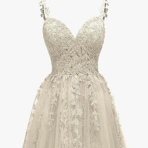 Prom./Homecoming./Wedding dress. Knee length.Beautiful flower and sequins on top